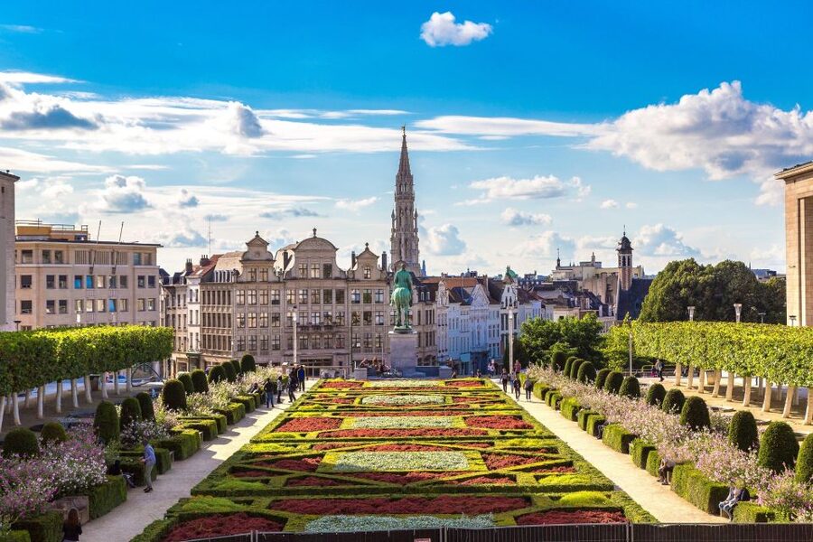 From Paris: Day Trip to the Enchanting Brussels and Bruges - What to eat and buy in Brussels