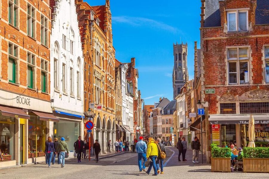 From Paris: Day Trip to the Enchanting Brussels and Bruges - Bargeplein, the Lake of Love, and the Beguinage