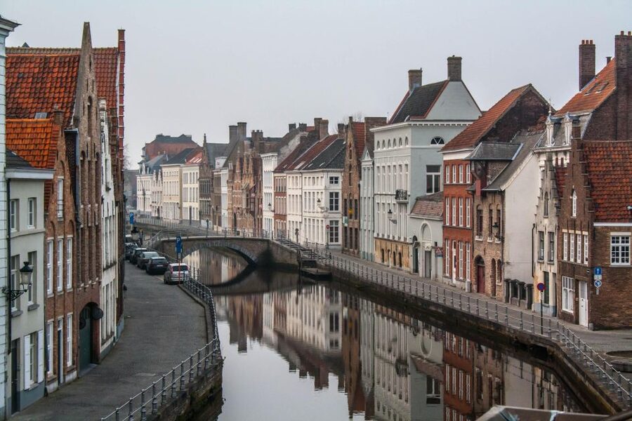 From Paris: Day Trip to the Enchanting Brussels and Bruges - Brussels begins at Saint-Michel