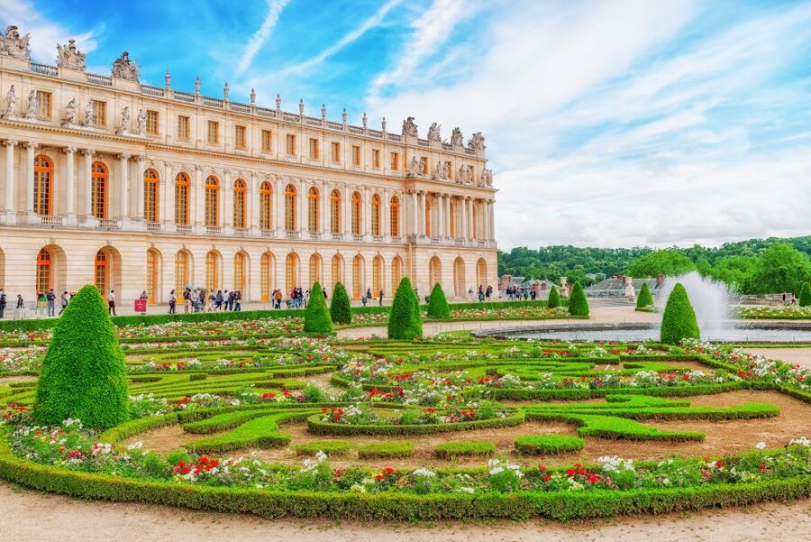 From Paris: Giverny and Versailles Palace Guided Day Trip - The transfer from Giverny to Versailles