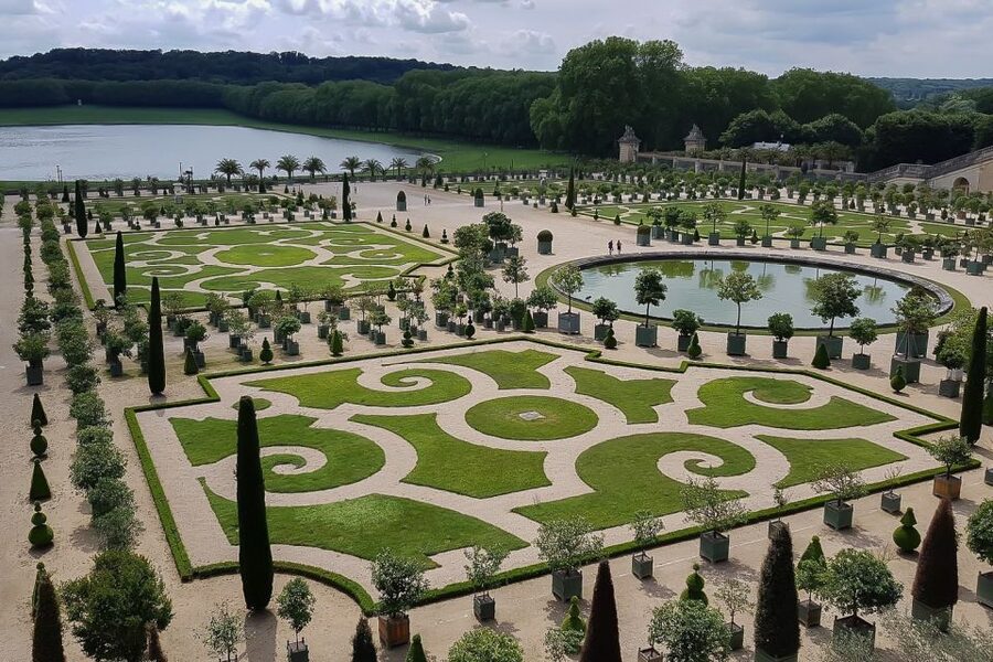 From Paris: Giverny and Versailles Private Full-Day Trip - Is the private price worth it?