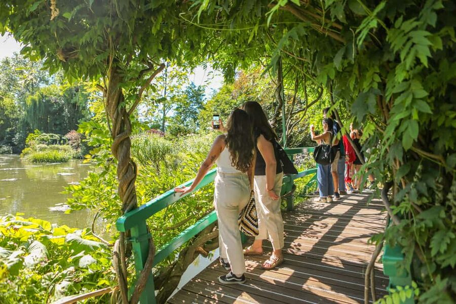 From Paris: Giverny Day Trip with Audio Guide or Live Guide - The water garden and Monet’s famous lilies