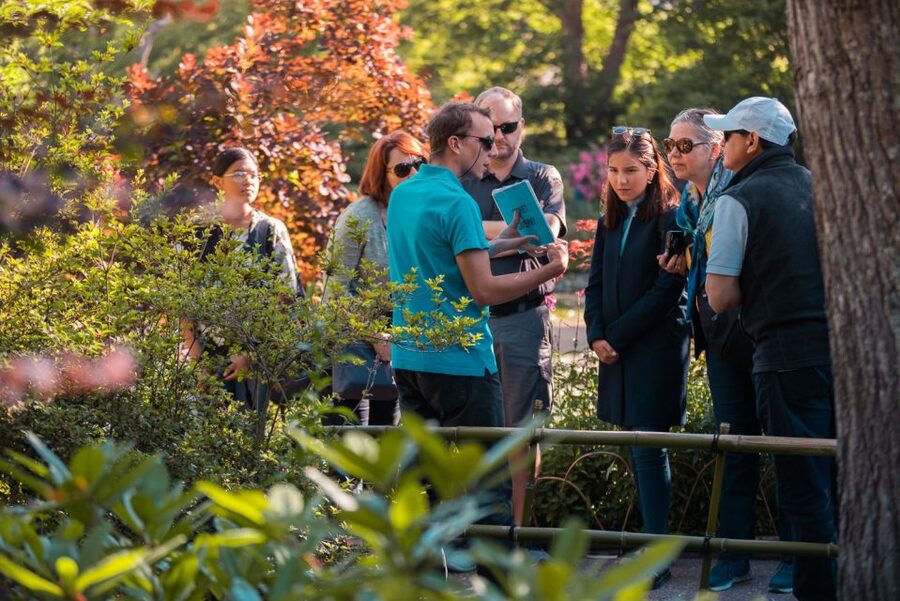 From Paris: Guided Day Trip to Monet's Garden in Giverny - How much time do you really get?