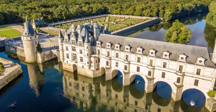 From Paris: Loire Valley Castles Day Trip With Wine Tasting - Practical details to know before departure