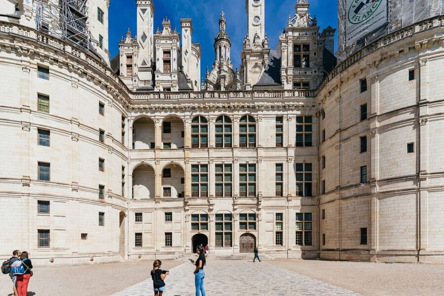From Paris: Loire Valley Castles Day Trip With Wine Tasting - Chenonceau: the elegant castle over the River Cher