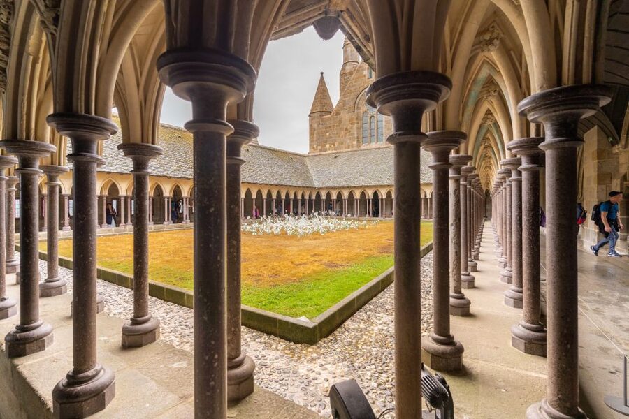 From Paris: Mont Saint Michel Day Trip with a Guide - What the 4.75-hour coach ride is really like