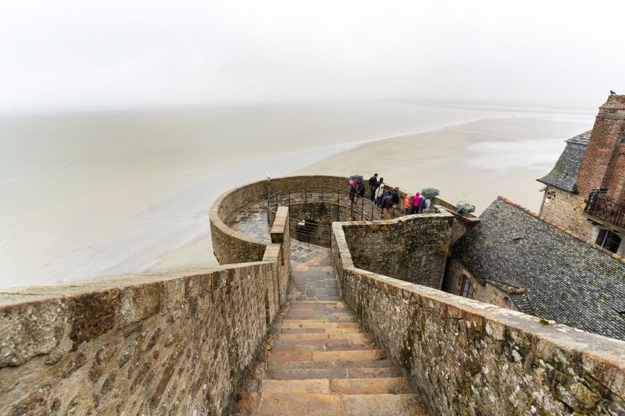 From Paris: Mont Saint Michel Day Trip with a Guide - Choosing lunch without losing your afternoon