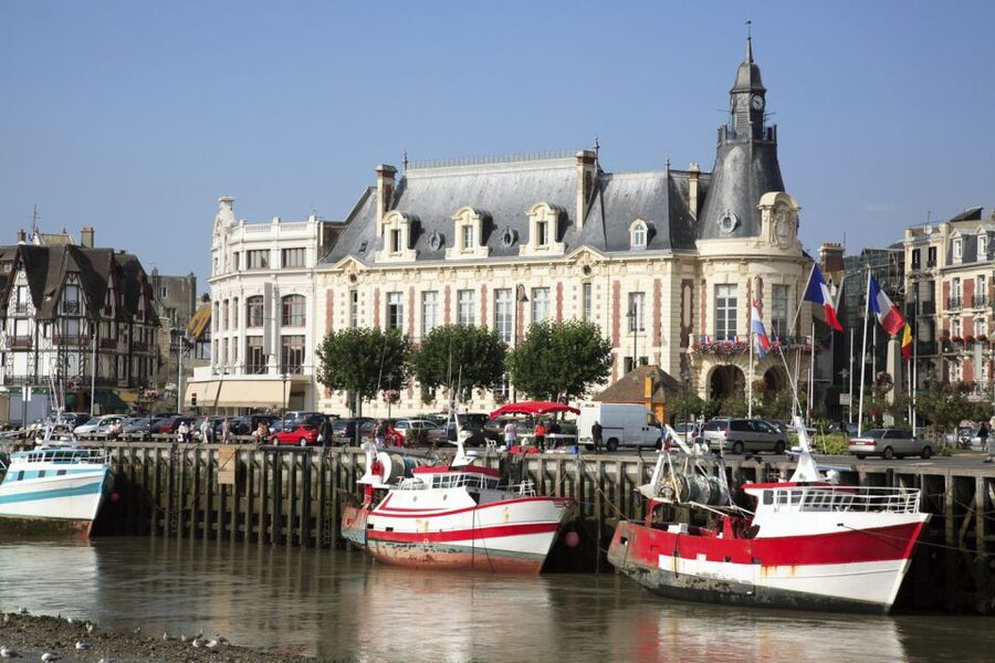 From Paris: Normandy D-Day Beaches Day Trip - The guide makes a real difference