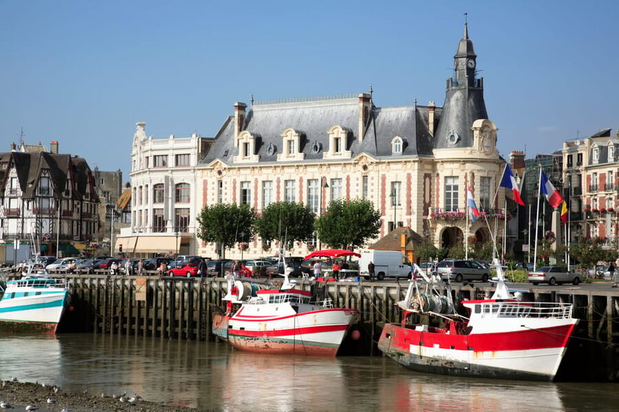 From Paris: Normandy D-Day Beaches Day Trip with Lunch - What to expect from the Norman lunch
