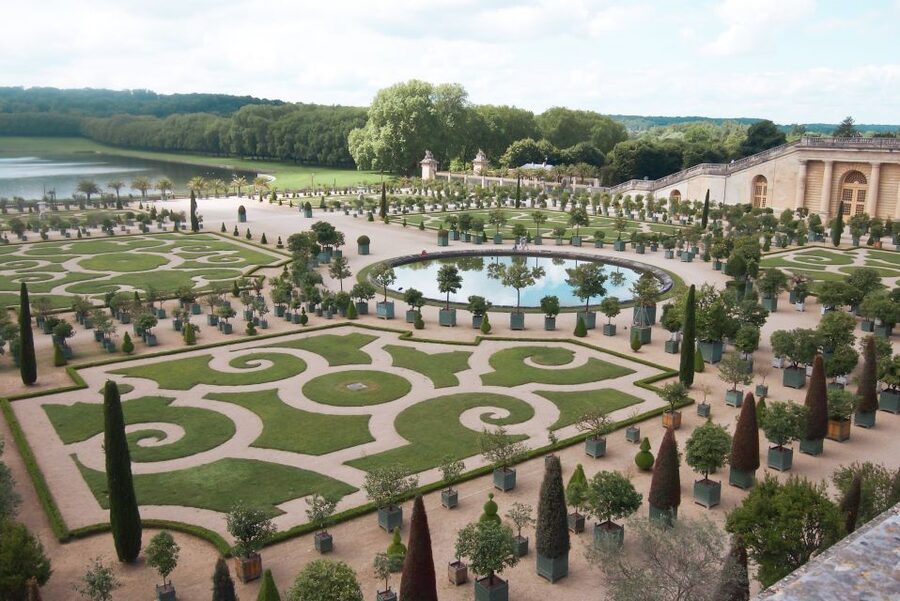 From Paris: Versailles Full-Day Trip by Train - Getting from central Paris to Versailles by RER train