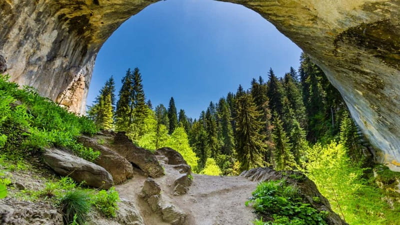From Plovdiv: Wonderful Bridges and Rhodope Cuisine Day Trip - The day at a glance