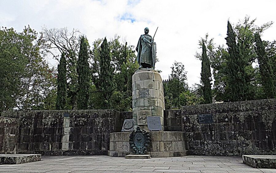 From Porto: Braga and Guimarães Full-Day Trip with Lunch - Key points at a glance