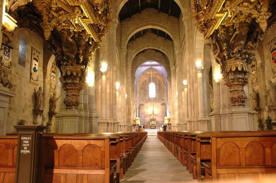 From Porto: Braga and Guimarães Small Group Tour with Lunch - The guide can shape the entire day