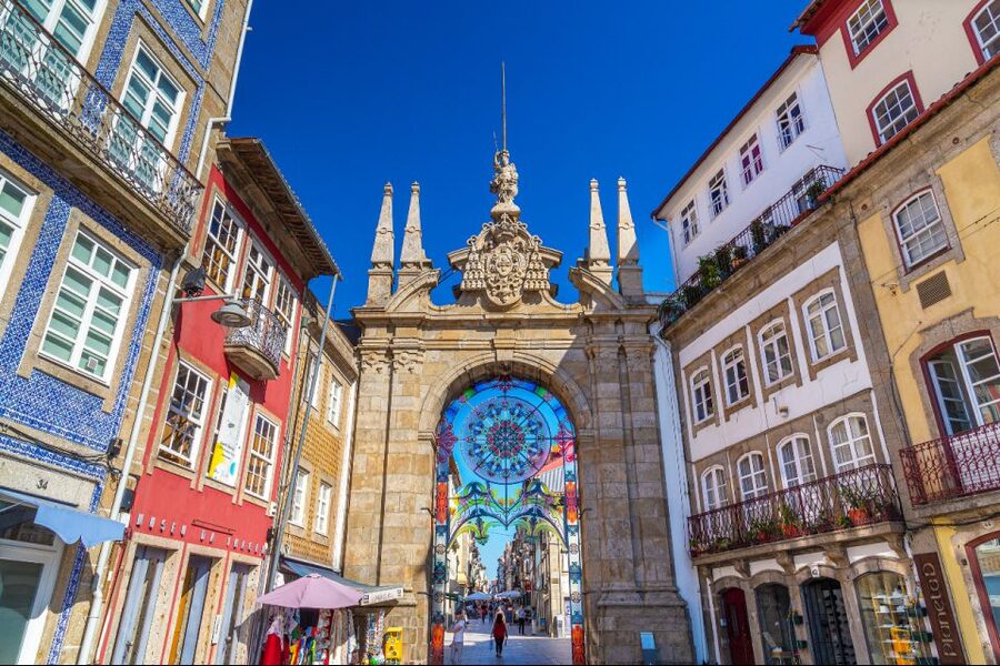 From Porto: Wonders of Braga & Guimaraes Private Day Trip - Guimarães Castle and the old city center