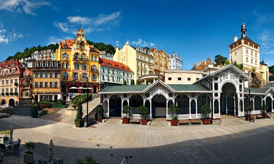 From Prague: Karlovy Vary Guided Day Trip - Entering Karlovy Vary and meeting the springs