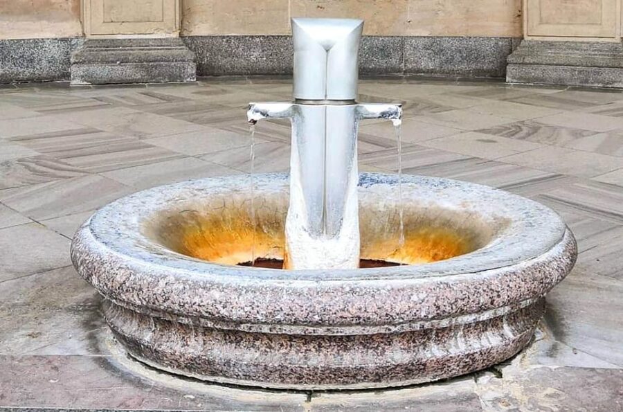 From Prague: One day trip to Karlovy Vary - The Vřídlo spring reaches 72 degrees