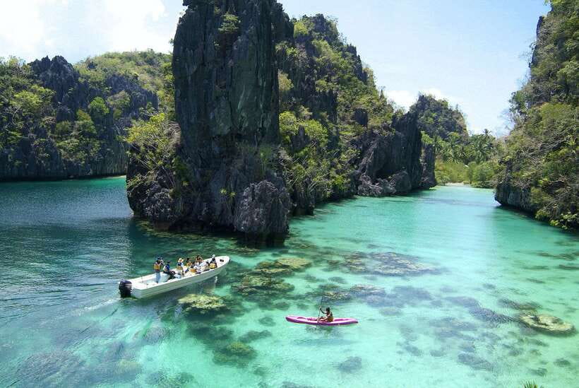 From Puerto Princesa: Day Trip to El Nido and Island Hopping - Reaching El Nido and getting ready at the wharf