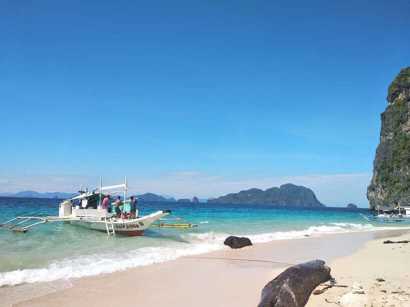 From Puerto Princesa: Day Trip to El Nido and Island Hopping - Shimizu Island: clear water and a proper beach pause