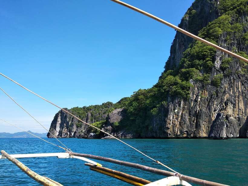 From Puerto Princesa: Day Trip to El Nido and Island Hopping - Lunch on the island, with one important food warning