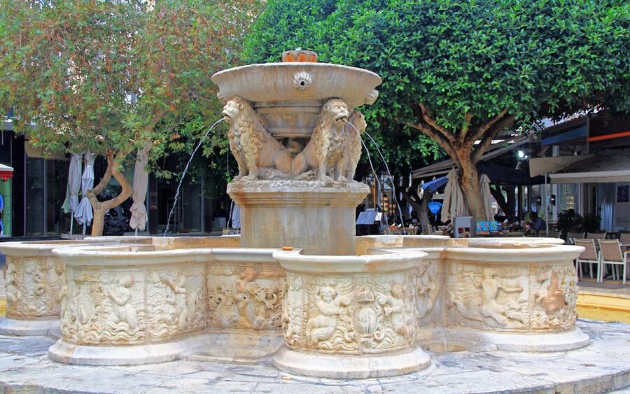 From Rethymnon: Day Trip to Knossos Palace & Heraklion City - Bus comfort and timing