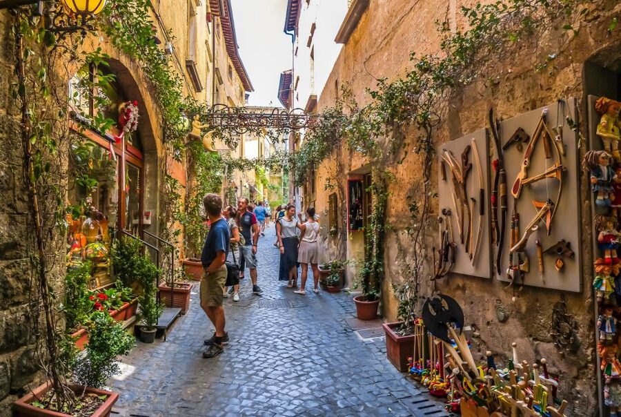 From Rome: Bagnoregio & Orvieto Day Trip with Wines & Lunch - Tuscan lunch and five wines near Montepulciano