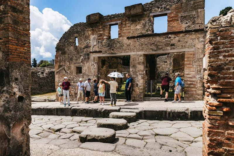 From Rome: Day Trip to Pompeii and Sorrento with Lunch - The road toward Sorrento