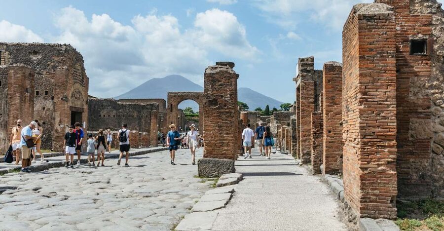 From Rome: Day Trip to Pompeii with Tickets - Pompeii with a guide or audioguide