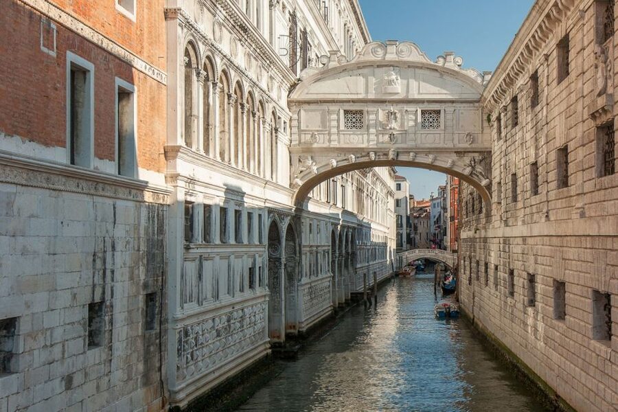 From Rome: Day Trip to Venice by High-Speed Train - Meeting at Termini and boarding the train