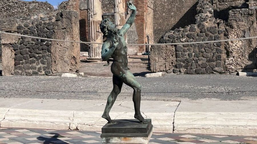 From Rome: Pompeii and Naples Day Trip by High-Speed Train - Why the high-speed train makes this day trip work
