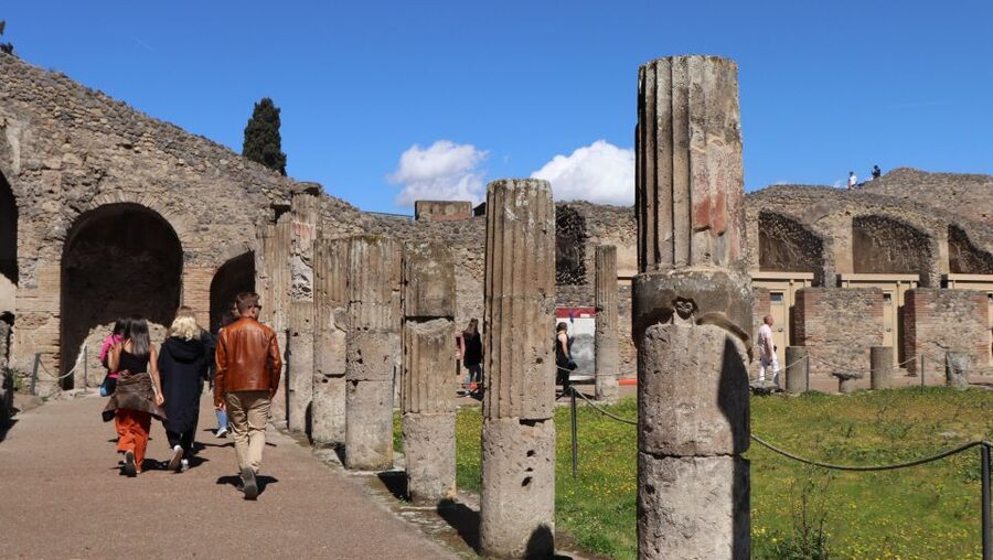 From Rome: Pompeii, Positano and Amalfi Coast Day Trip - How much value do you get?