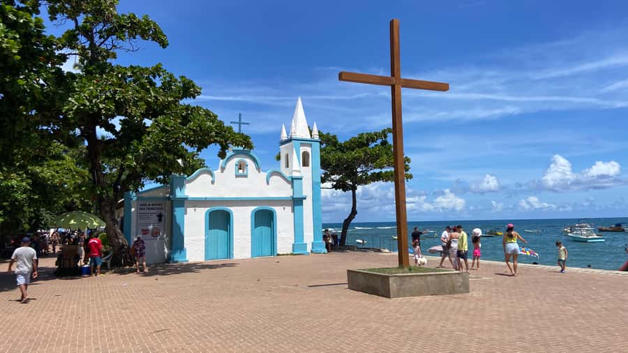 From Salvador: Praia do Forte & Guarajuba Beach Daytrip - Guarajuba for clear water and lunch