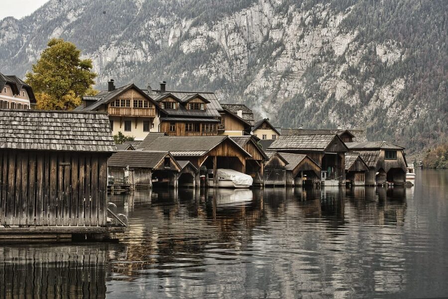 From Salzburg: Hallstatt, St.Gilgen & St. Wolfgang Day Trip - St. Gilgen: a brief lake view from Wolfgangsee