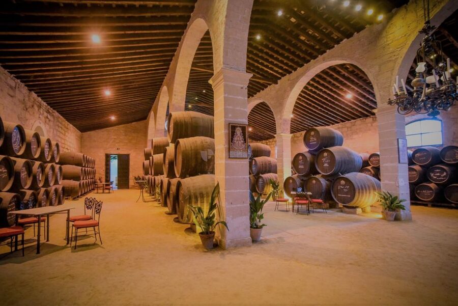 From Seville: Cadiz and Jerez de la Frontera Day Trip - La Caleta Beach and Cadiz by the sea