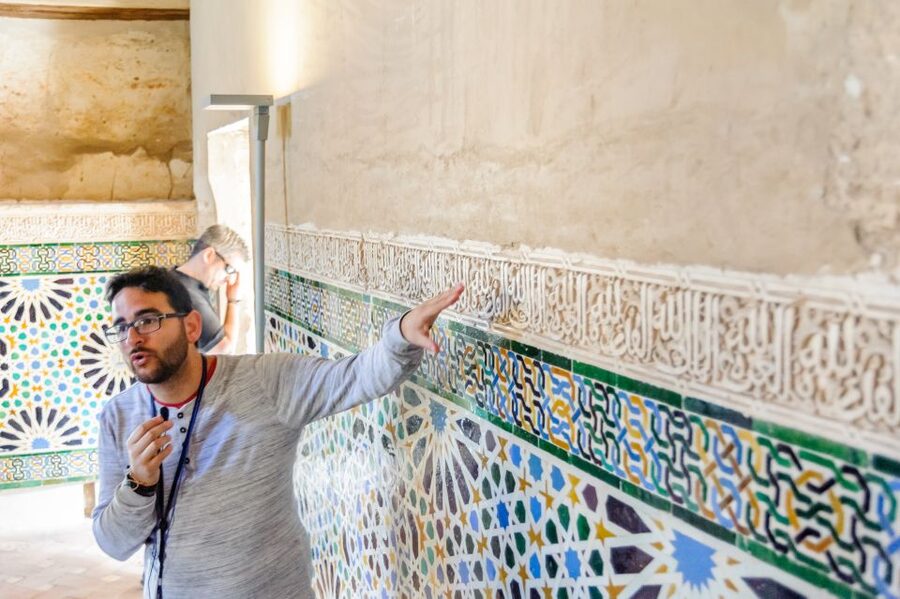 From Seville: Granada Day Trip Alhambra and Albaycin - How the guides shape the experience