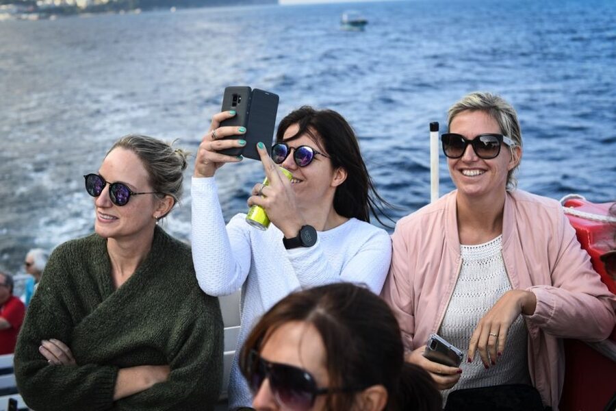 From Sorrento: Day Trip to Capri with Blue Grotto - Seeing Capri properly from the boat