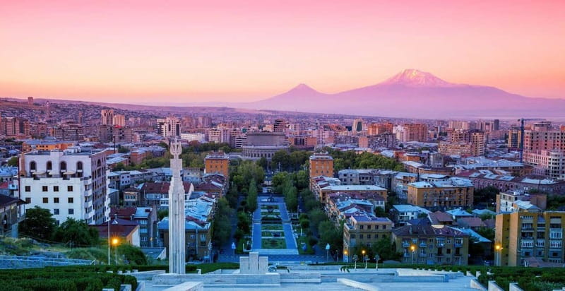 From Tbilisi: Armenia Day Trip with Yerevan and Lake Sevan - How the guide and driver affect the day