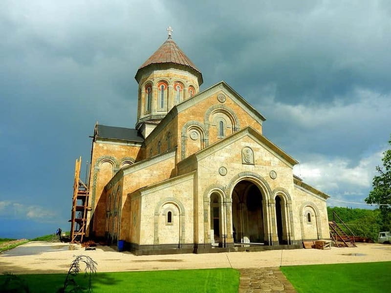 From Tbilisi: Bodbe, Sighnaghi and Telavi Day Trip - The morning route through Manavi and Badiauri