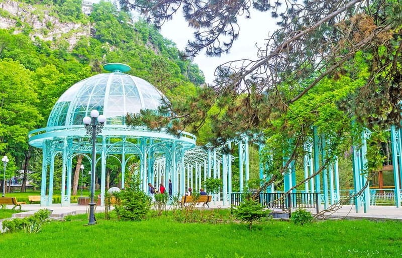 From Tbilisi: Borjomi, Rabath and Vardzia Day Trip - Borjomi: mineral water and a quick green break