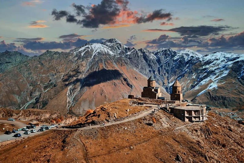 From Tbilisi: Guided Day Trip to Ananuri, Gudauri, & Kazbegi - Gudauri and the Friendship Monument