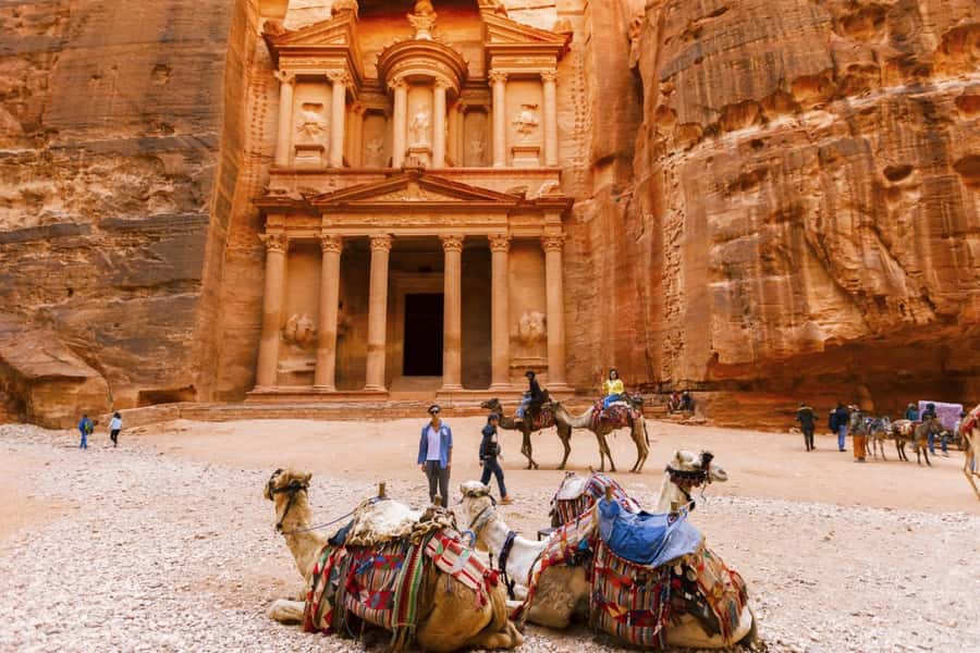 From Tel Aviv: Full-Day Trip to Petra with Roundtrip Flights - Entering Petra through the Siq
