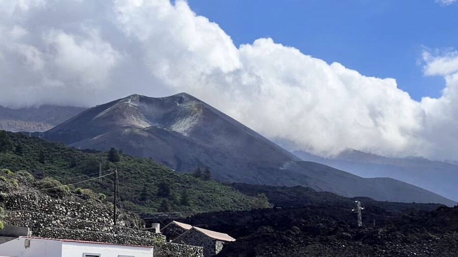 From Tenerife: Day Trip to La Palma Volcanic Landscapes - La Cumbrecita and the Caldera de Taburiente