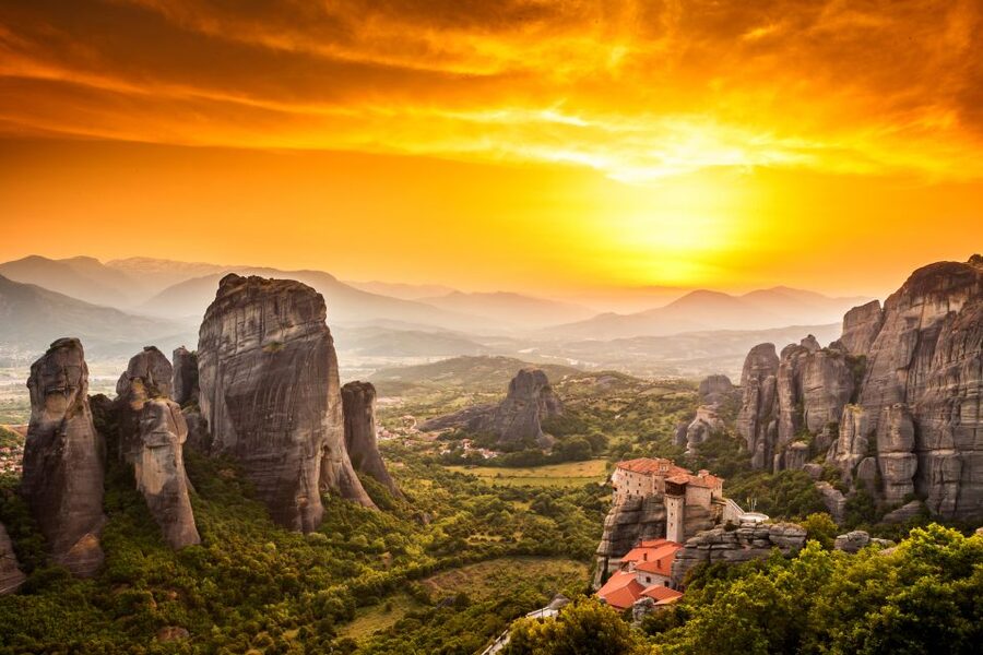 From Thessaloniki: Full Day Trip to Meteora - Group size, comfort, and accessibility