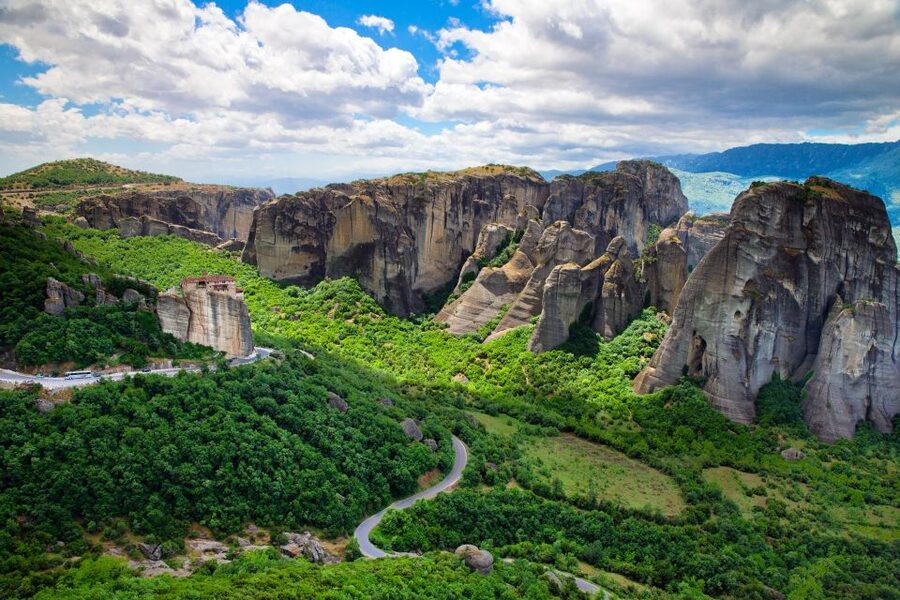 From Thessaloniki: Full Day Trip to Meteora - The early departure and long road south