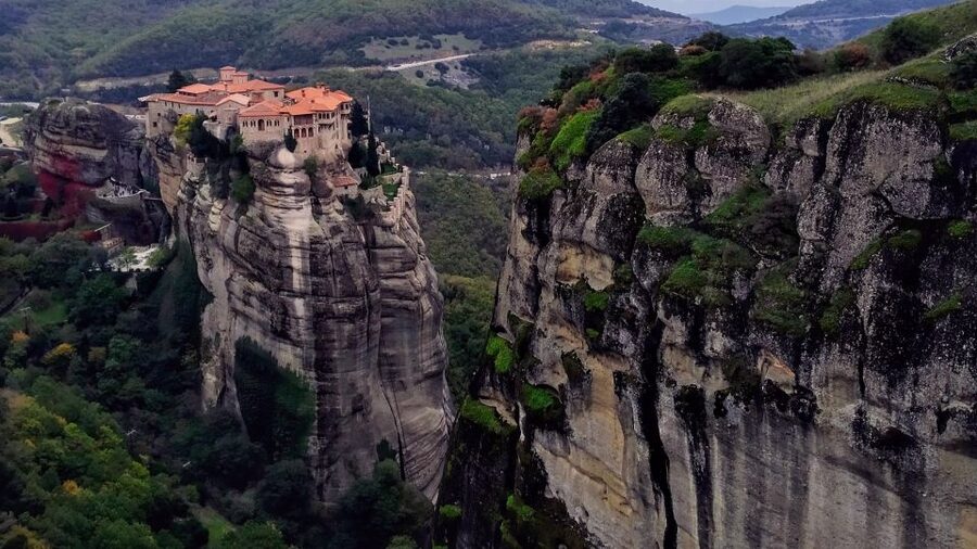 From Thessaloniki: Meteora Small Group Day Trip - What the guides add to the experience