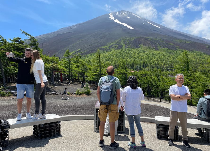 From Tokyo: Mount Fuji & Hakone Customize Private Day Tour - Lake Kawaguchiko, lunch, and the Kachi Kachi Ropeway