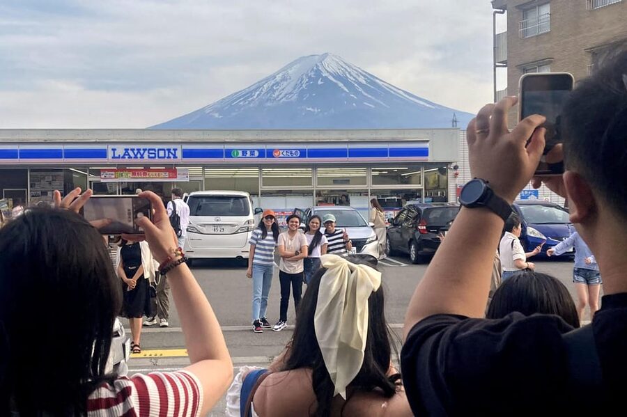 From Tokyo: Mt. Fuji & Hakone Private Day Trip - Drivers, communication, and the human touch