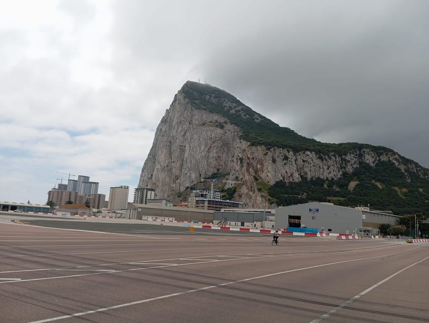From Torremolinos: Day Trip to Gibraltar - Exploring on foot and in the town