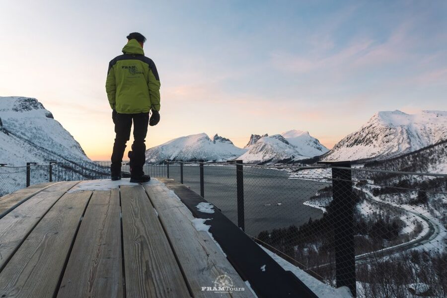 From Tromsø: Senja Discovery Arctic Day Trip with Lunch - Photography help from guides who know the stops