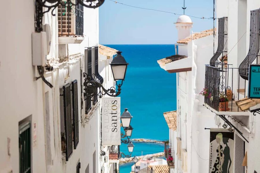 From Valencia: Guadalest, Altea & Algar Waterfalls Day Trip - How the day feels in real time