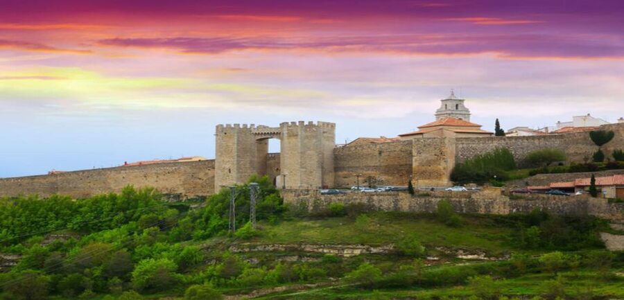 From Valencia: Morella & Peñíscola Day Trip Transfer + Lunch - Papa Luna Castle above the coast